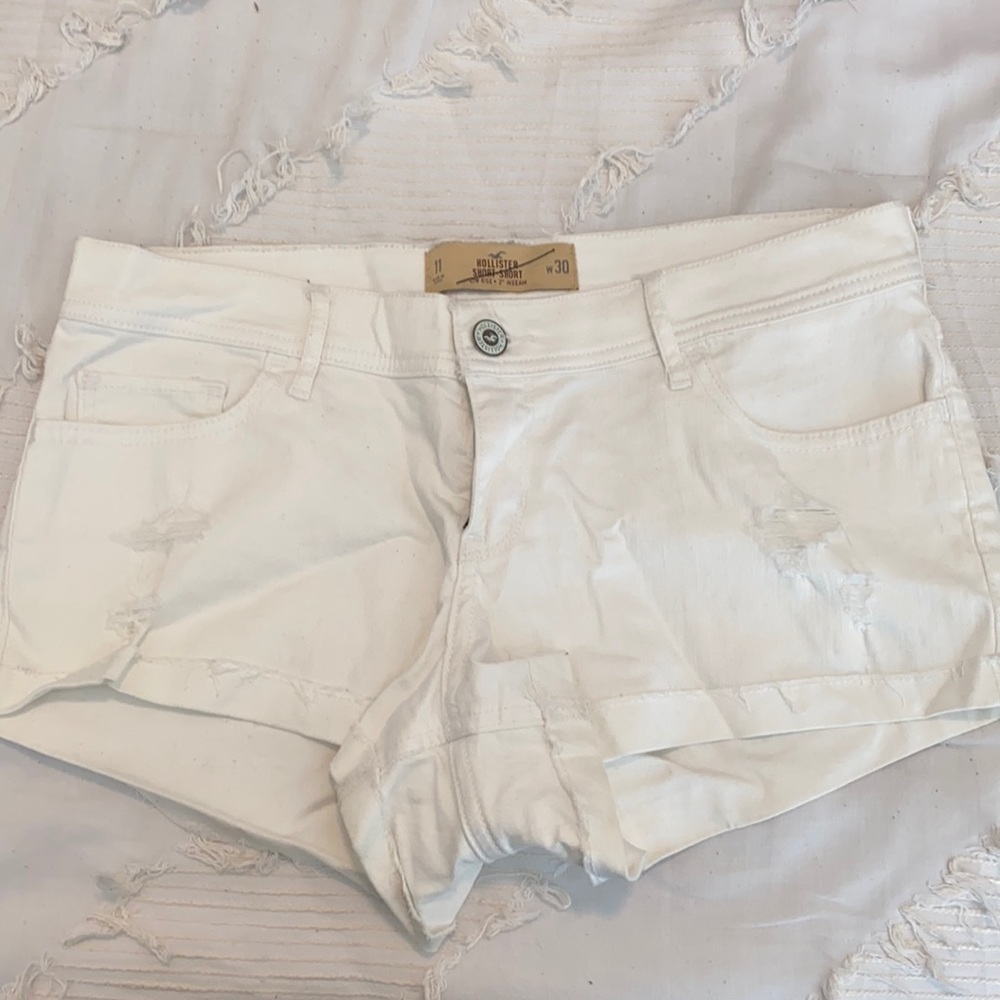 White hollister shorts